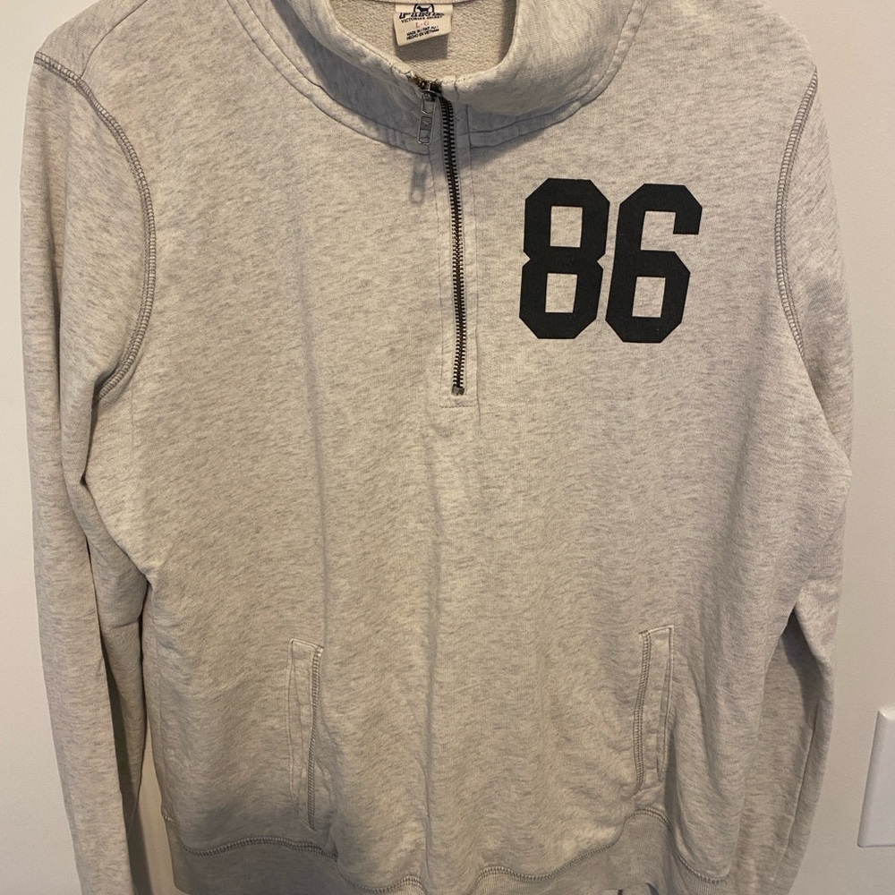 PINK Victoria's Secret Light Gray Half-Zip with 86 Print
